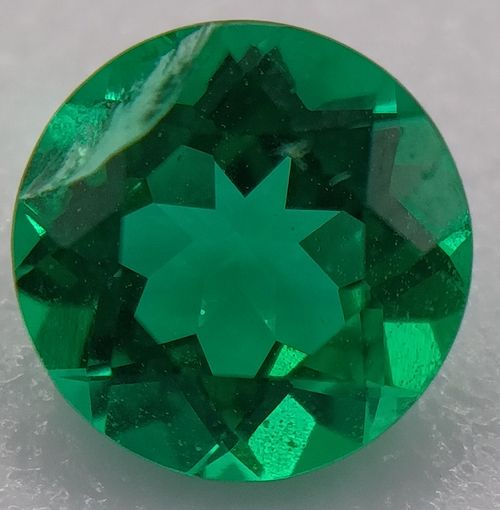 Emeraude hydrothermale ronde a facettes 5 mm 0.43 carat 1