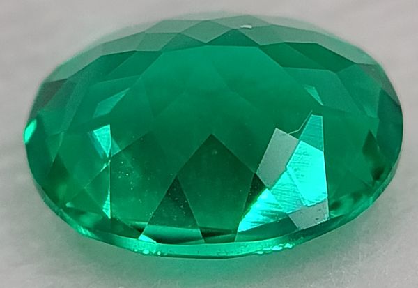Émeraude Synthétique 8x6 Vert Colombie Facettes 4