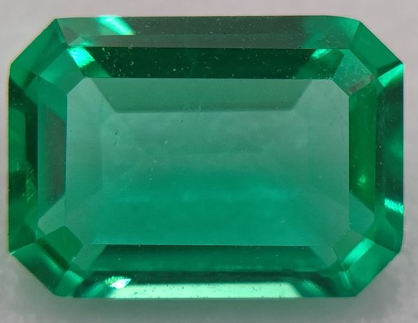 Emeraude hydrothermale octogonale  7x5 mm 0.92 carat 4