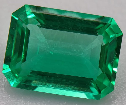 Emeraude hydrothermale octogonale  8x6 mm 1.40 carat 4