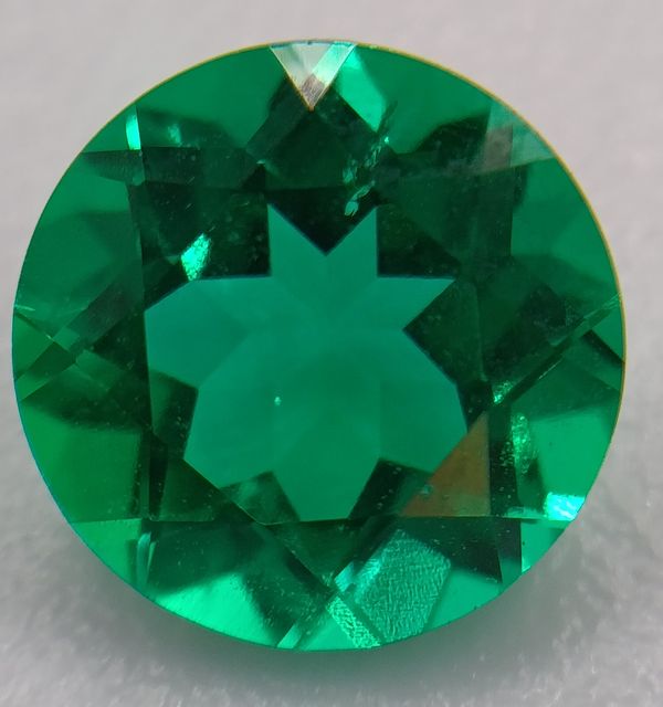 Émeraude Synthétique Ronde 8 mm | Vert Colombie 