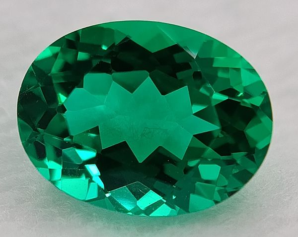 Émeraude Synthétique 8x6 Vert Colombie Facettes