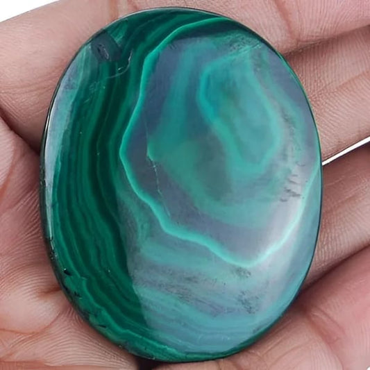 Malachite naturelle taille ovale 49x40x6 mm 152.00 carats