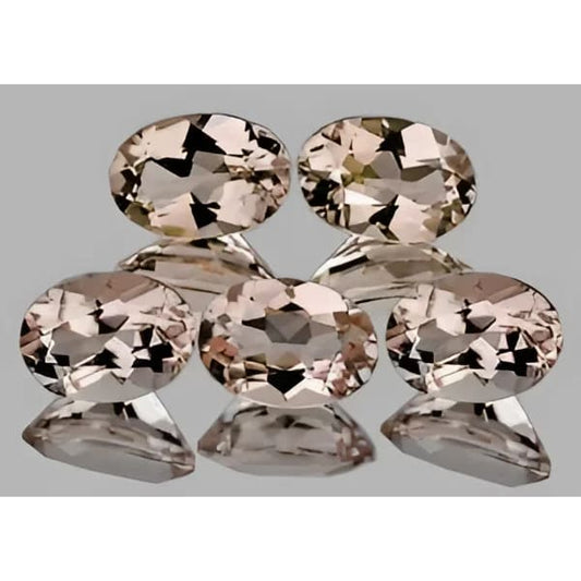 Morganite naturelle ovale a facettes 6x4 mm 0.44 Carat