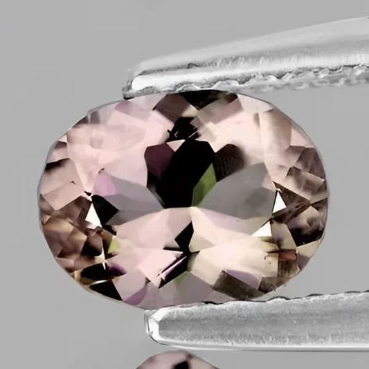 Morganite naturelle ovale a facettes 7x5 mm 0.70 Carat