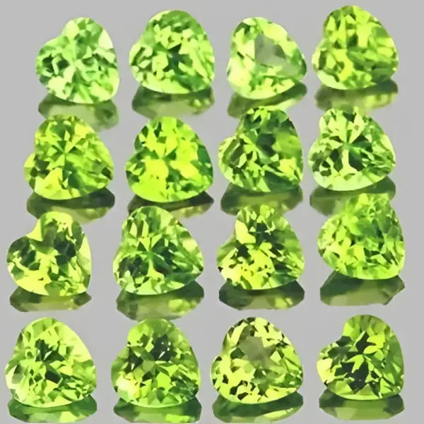 Peridot naturel coeur a facettes 5x5 mm 0.52 carat