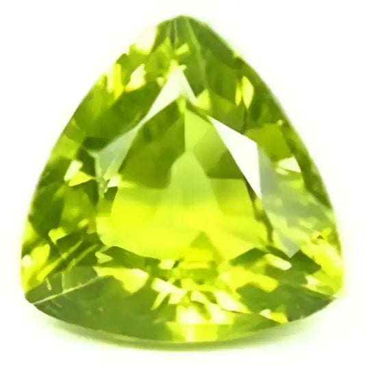 Peridot naturel trilliant a facettes 6x6 mm 0.75 carat