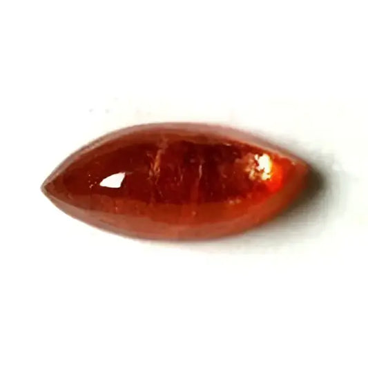 Pierre de soleil naturelle marquise cabochon 8x4 mm 0.60 carat