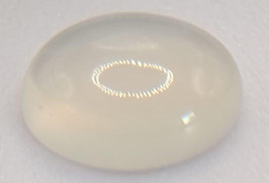 Pierre de lune naturelle ovale cabochon 12x10 mm 5.00 carats