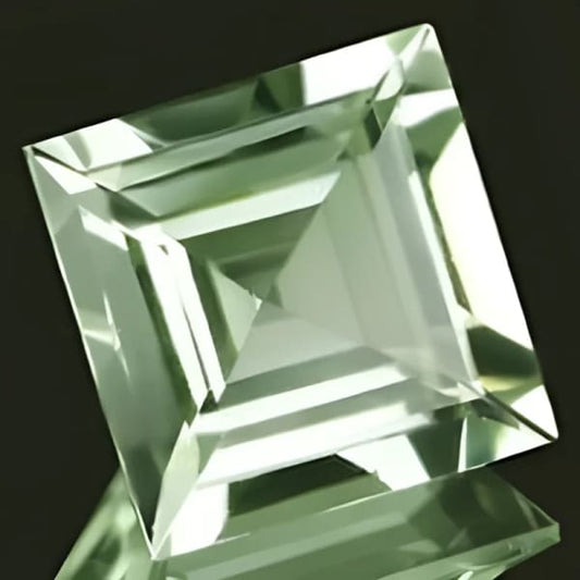 quartz vert naturel  carrée 10x10 mm 4.40  carats