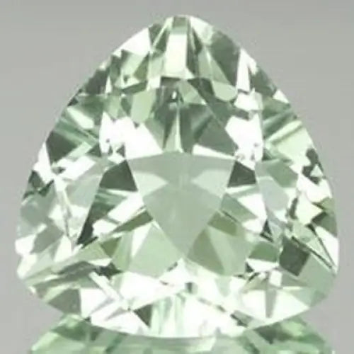 Prasiolite naturelle trilliant a facettes 12x12 mm 5.30 carats
