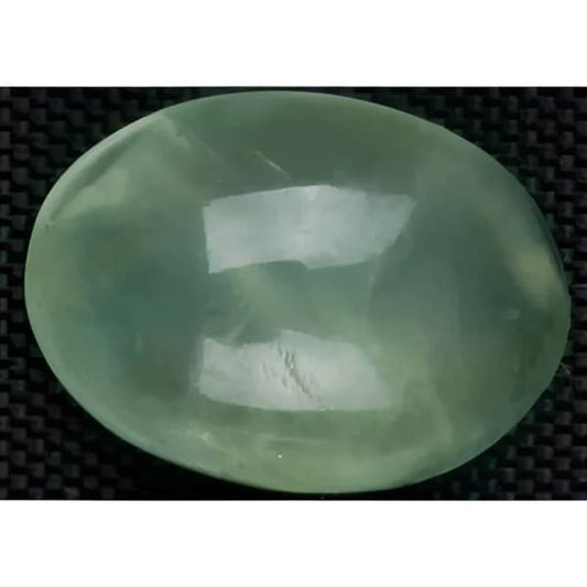 Prehnite taille ovale cabochon 7x5 mm 1.00 carat