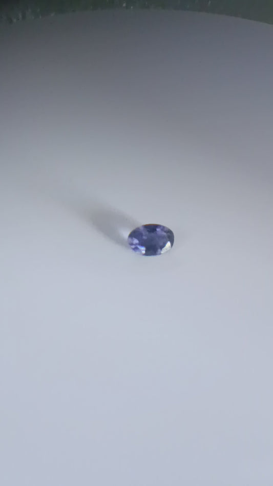 Cordierite  ovale a facettes 7x5 mm 0.66 carat