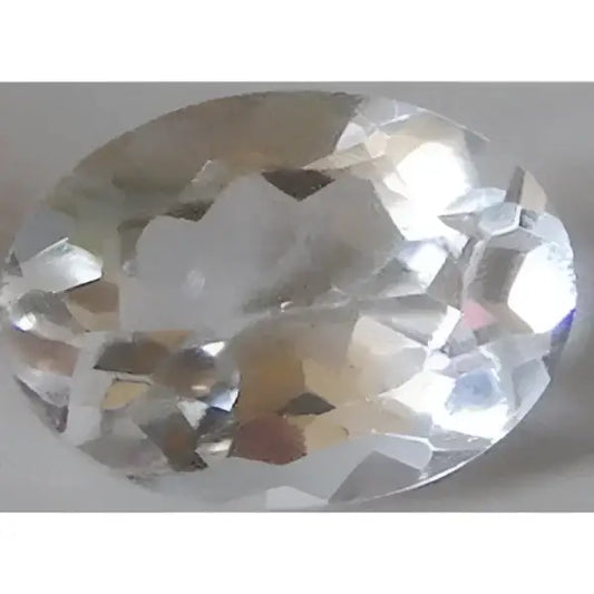 Quartz blanc naturel ovale a facettes 14x10 mm 5.40 carats