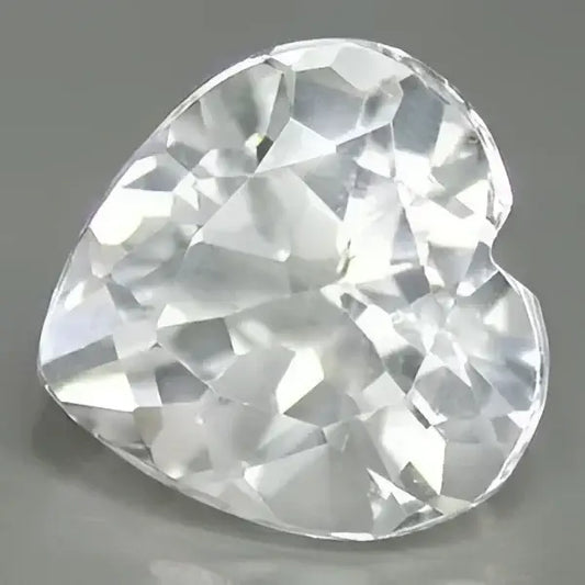 Topaze blanche coeur a facettes 5x5 mm 0.60 carat