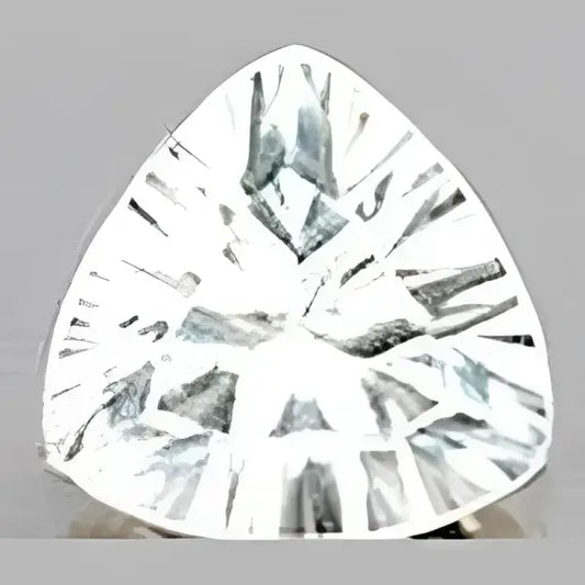 Topaze blanche naturelle trilliant a facettes 6 mm 1.00 carat