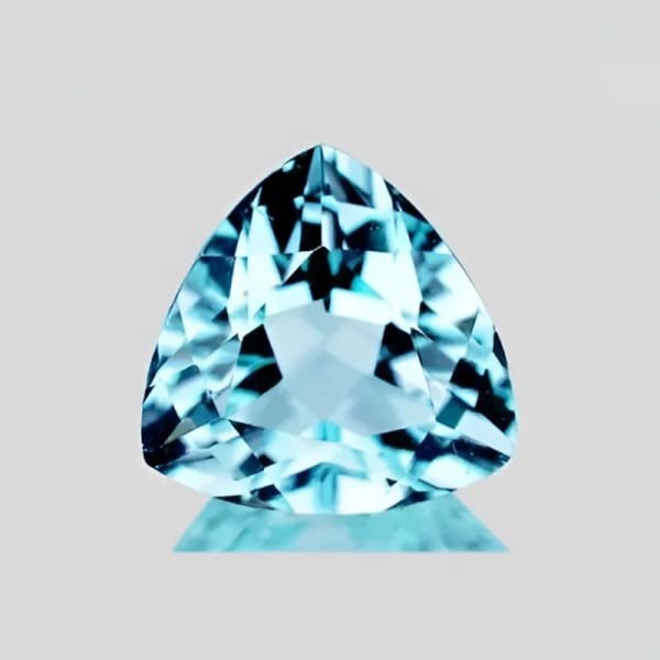 Topaze bleu ciel trilliant a facettes 12 mm 5.80 carats