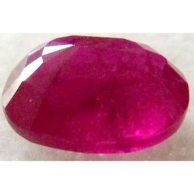 Rubis chatham ovale a facettes 9x7 mm 2.80 carats